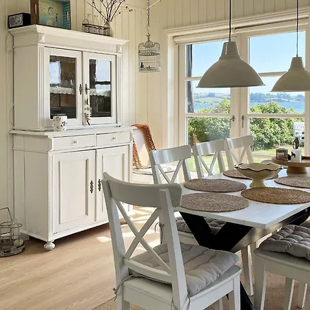 Three-bedroom In 4 別荘 *